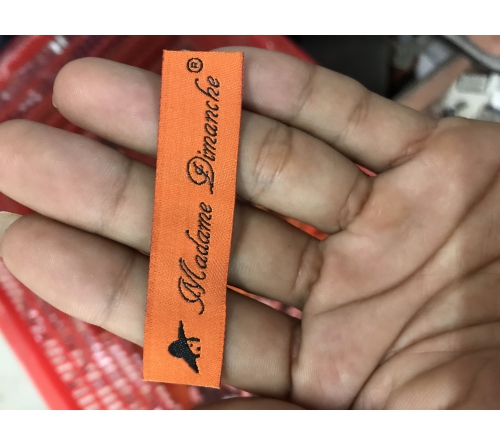 Nhãn dệt giá rẻ 13a